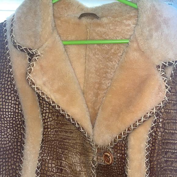 Brand new shearling fur coat! - Picture 3 of 8